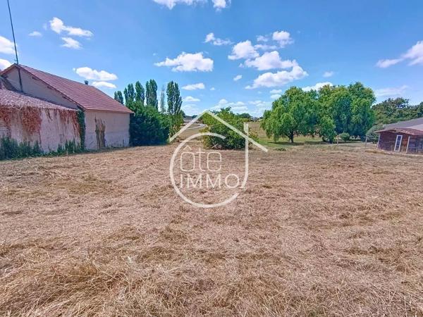 PRIGONRIEUX : Terrain constructible de 2534m²