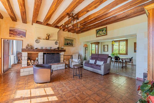 Maison de caractère 1900 , pleine de charme, dans le vouvrillon.