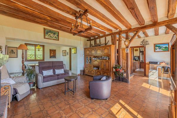 Maison de caractère 1900 , pleine de charme, dans le vouvrillon.