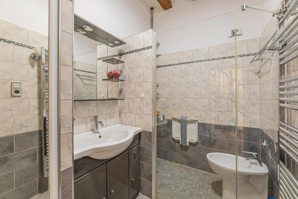 Maison de caractère 1900 , pleine de charme, dans le vouvrillon.