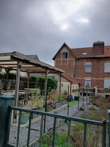 Maison mitoyenne au coeur d hirson