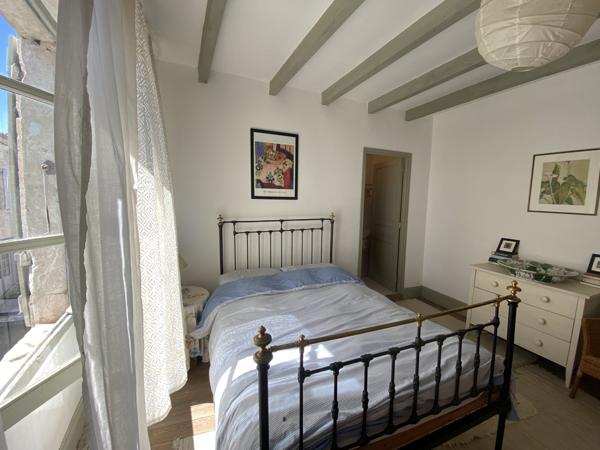 Tournon-d'Agenais (47370) Tournon d'Agenais Maison en pierre au village avec 3 chambres et une cour jardin attenante