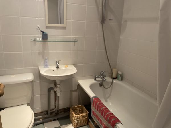 Tournon-d'Agenais (47370) Tournon d'Agenais Maison en pierre au village avec 3 chambres et une cour jardin attenante