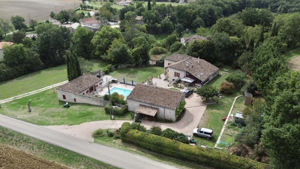 Bourg-de-Visa (82190) BOURG DE VISA Superbe Maison Quercynoise en Pierre avec Maison d’Amis, Appartement, Piscine