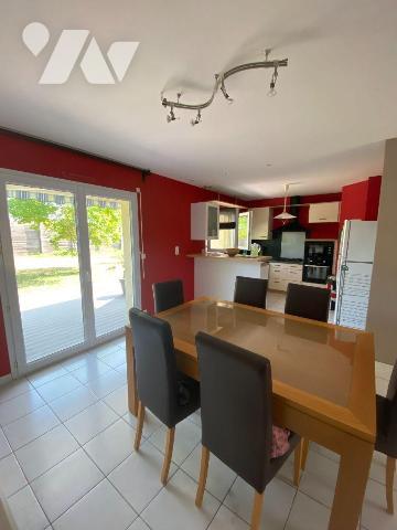 Maison à vendre - TINTENIAC (35 190) - Exclusivité - Belle maison située dans une rue au calme,...