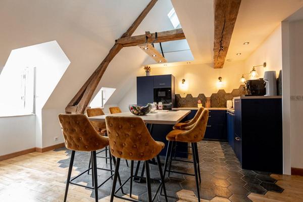 LIEUX UNIQUES ® PROPRIETÉS PRIVÉES MAGNIFIQUE APPARTEMENT DE 98.75 M² (LOI CARREZ) (122.98 M² AU SOL) - HYPER-CENTRE BLOIS