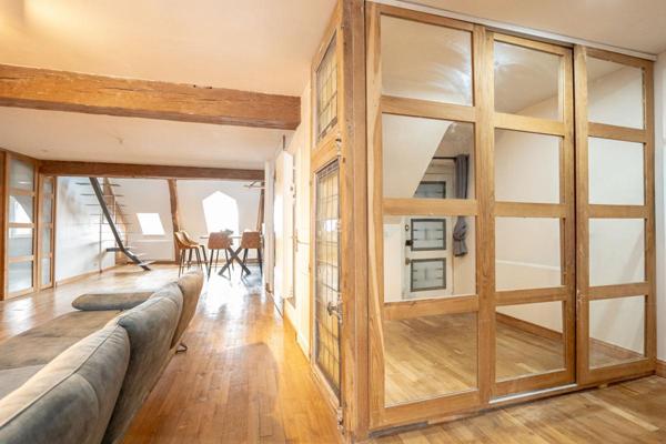 LIEUX UNIQUES ® PROPRIETÉS PRIVÉES MAGNIFIQUE APPARTEMENT DE 98.75 M² (LOI CARREZ) (122.98 M² AU SOL) - HYPER-CENTRE BLOIS