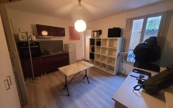 Appartement à vendre    1 pièce • 24 m2 Avignon