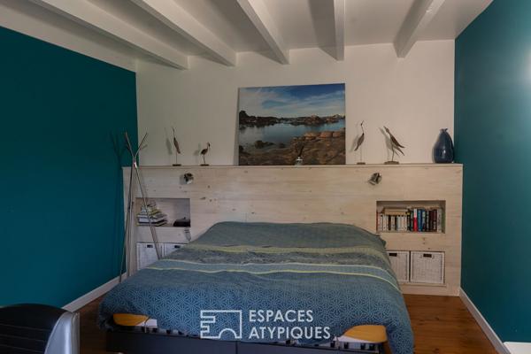 Demeure bretonne avec parc arboré, piscine couverte et dépendances rénovées