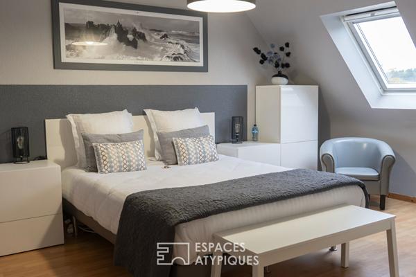 Demeure bretonne avec parc arboré, piscine couverte et dépendances rénovées