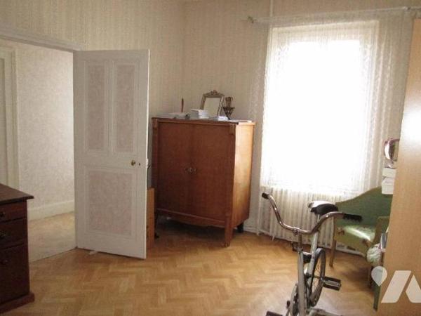 A vendre à Romorantin (41), cette maison est idéalement située pour sa proximité avec les comme...