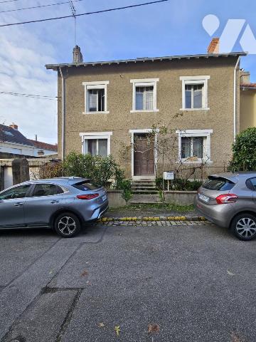 NANTES SAINTE-THERESE, en impasse avec jardin et garage