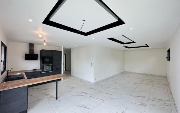 Maison à vendre    4 pièces •  La Freissinouse