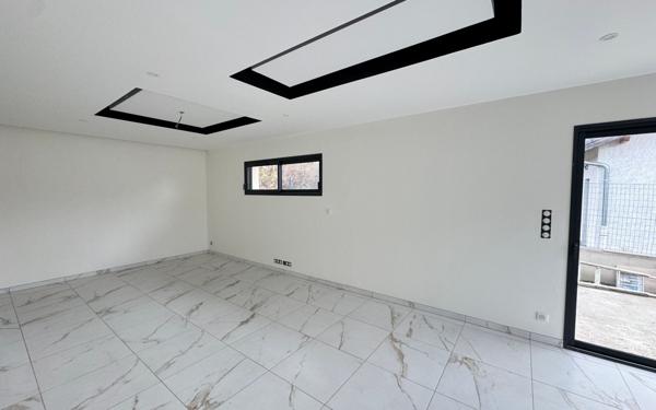 Maison à vendre    4 pièces •  La Freissinouse