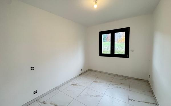 Maison à vendre    4 pièces •  La Freissinouse