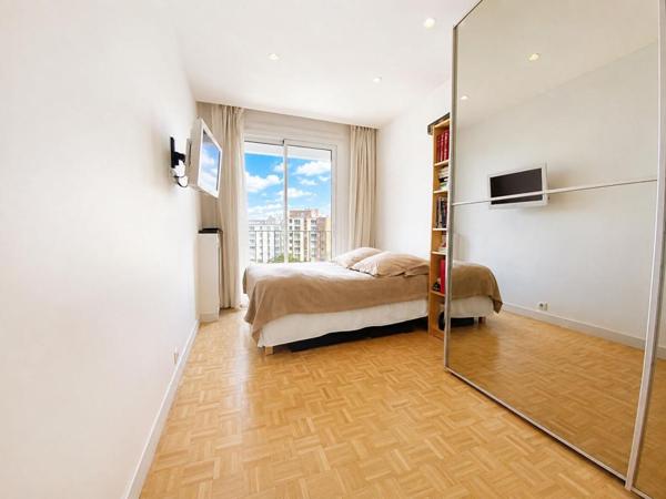 Appartement  127 m2 avec 3 chambres et balcons