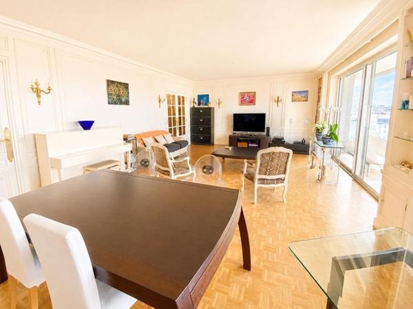 Appartement  127 m2 avec 3 chambres et balcons