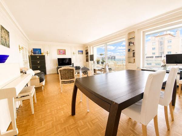 Appartement  127 m2 avec 3 chambres et balcons