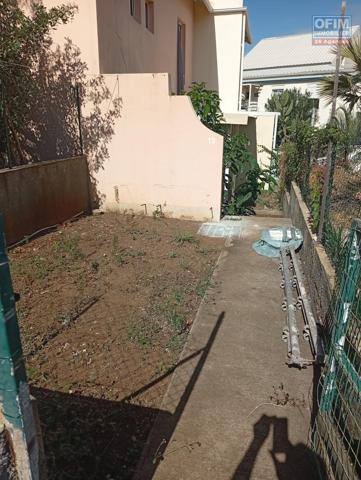 A LOUER APPARTEMENT T2 EN REZ DE JARDIN DE 60 M2 A LA SALINE LES BAINS