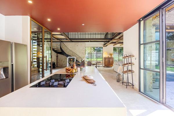 LE BIJOU D'ARCHITECTURE : PROPRIÉTÉ D'EXCEPTION AVEC PISCINE