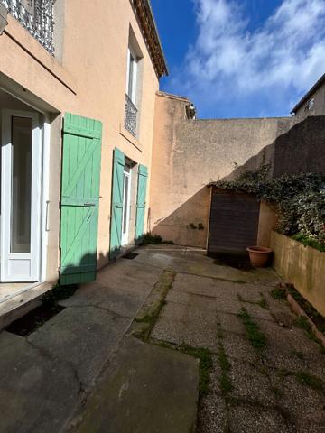 Location appartement T2 rénové avec cour et cellier quartier Iéna proche centre-ville Carcassonne