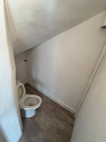 Location appartement T2 rénové avec cour et cellier quartier Iéna proche centre-ville Carcassonne