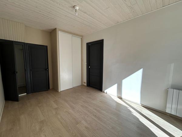 Location appartement T2 rénové avec cour et cellier quartier Iéna proche centre-ville Carcassonne