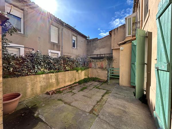 Location appartement T2 rénové avec cour et cellier quartier Iéna proche centre-ville Carcassonne