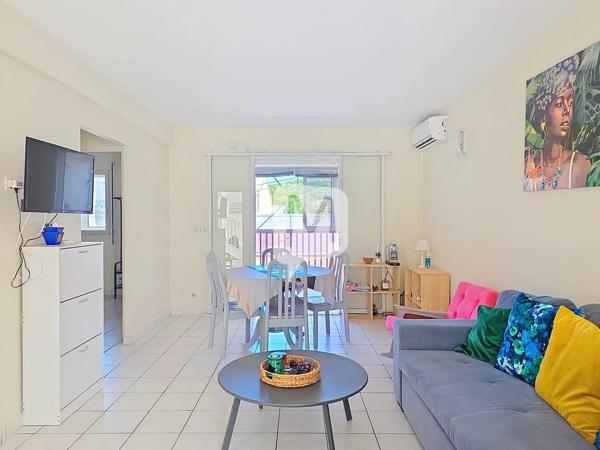 GUADELOUPE, à vendre SAINTE-ANNE Appartement T3 de 54.34 m2 au 1er étage à 100m de la plage