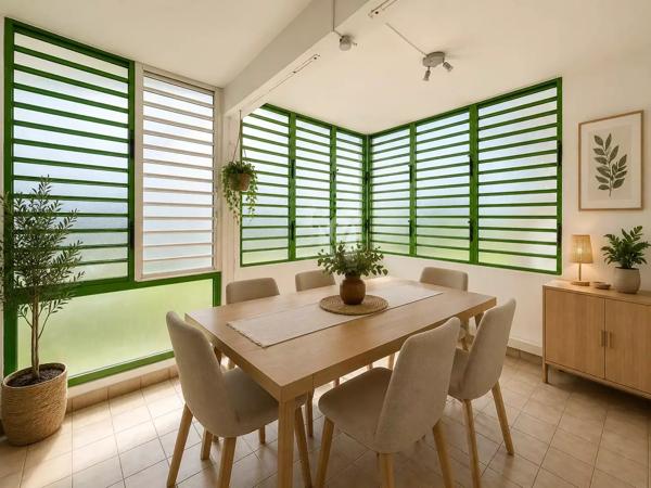 Dpt Guyane (973), à vendre CAYENNE appartement T4 de 102,80 m² au 1er étage