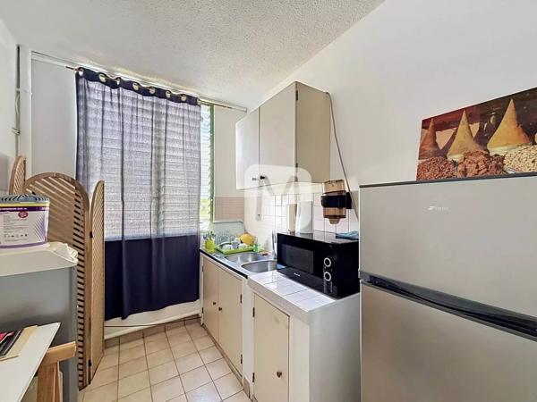 Dpt Guyane (973), à vendre CAYENNE appartement T4 de 102,80 m² au 1er étage