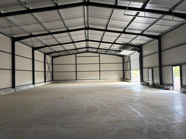 Local commercial Nesmy 450 m2 , Nesmy