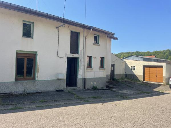 MAISON DE VILLAGE A RENOVER