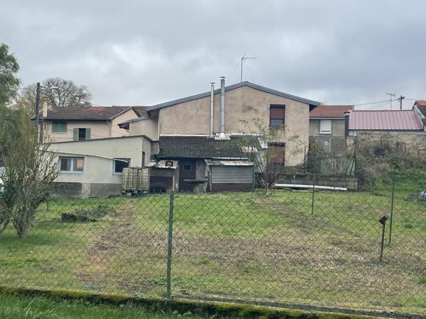 MAISON DE VILLAGE A RENOVER