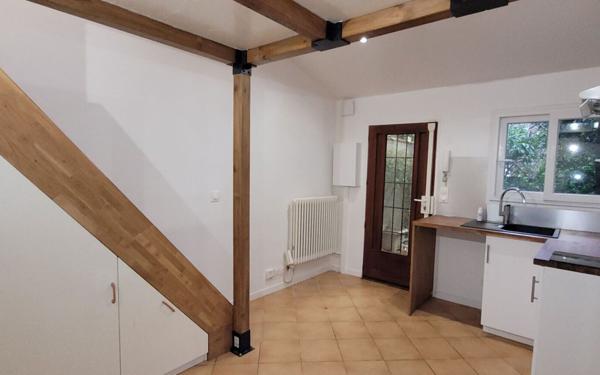 Appartement à louer    1 pièce • 14,97 m2 Vanves