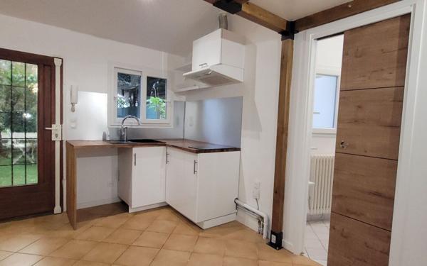 Appartement à louer    1 pièce • 14,97 m2 Vanves