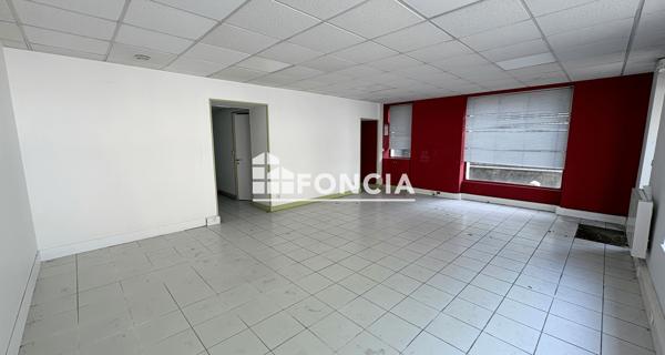 Location Local commercial 9 pièces 160 m² - Melun 77000