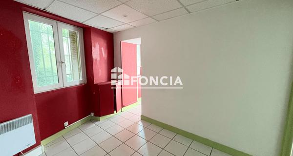 Location Local commercial 9 pièces 160 m² - Melun 77000