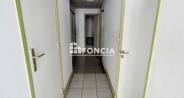 Location Local commercial 9 pièces 160 m² - Melun 77000