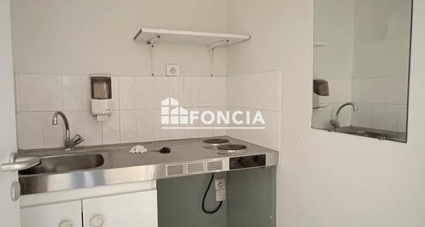 Location Local commercial 9 pièces 160 m² - Melun 77000