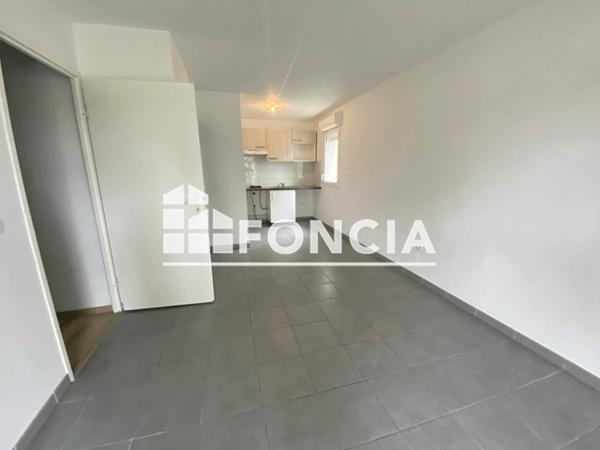 Location Appartement 2 pièces 43.1 m² - 7-9-11-13 AV DU 10 MAI 1981 Ambes 33810