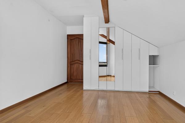 RARE À LA LOCATION – MAISON FAMILIALE NON MEUBLÉE AVEC PISCINE – 300 M²