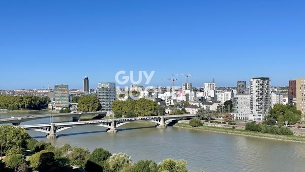 Appartement à fort potentiel avec magnifique vue sur la Loire
