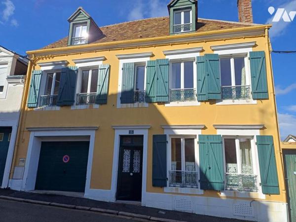 OPPORTUNITÉ - EN PLEIN CENTRE VILLE - Belle Bourgeoise de 200 m²