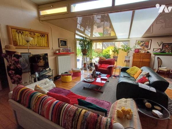 OPPORTUNITÉ - EN PLEIN CENTRE VILLE - Belle Bourgeoise de 200 m²