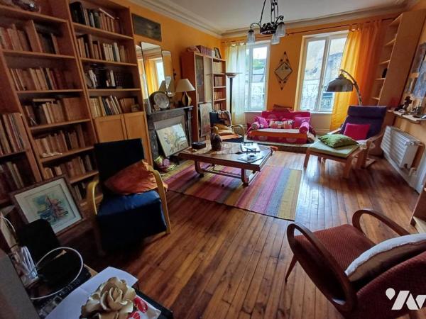 OPPORTUNITÉ - EN PLEIN CENTRE VILLE - Belle Bourgeoise de 200 m²