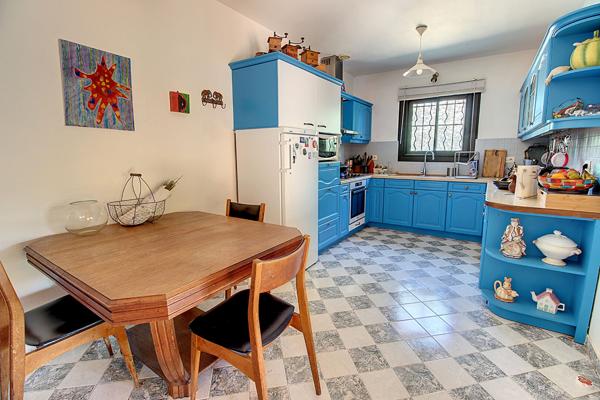 A VENDRE MAISON D'ARCHITECTE de184m² + PISCINE + DOUBLE GARAGE + CABANON + CAVE