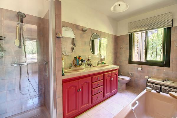 A VENDRE MAISON D'ARCHITECTE de184m² + PISCINE + DOUBLE GARAGE + CABANON + CAVE