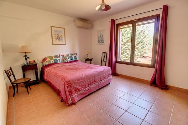 A VENDRE MAISON D'ARCHITECTE de184m² + PISCINE + DOUBLE GARAGE + CABANON + CAVE