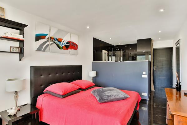 Maison
         10 pièces
        - 300 m² Bien prestige 2 495 000 € *